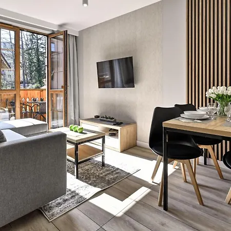 Nadrzeczna, Sun & Snow * 卡尔帕奇