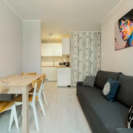 Nadrzeczna, Sun & Snow 公寓 *