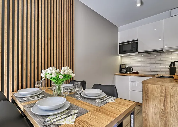 Nadrzeczna, Sun & Snow *