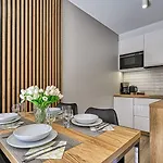 Nadrzeczna, Sun & Snow *